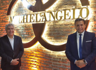 CASAS DE TANGO SE UNEN AL DÓLAR PARA TURISTAS EXTRANJEROS Y BAJAN SUS TARIFAS