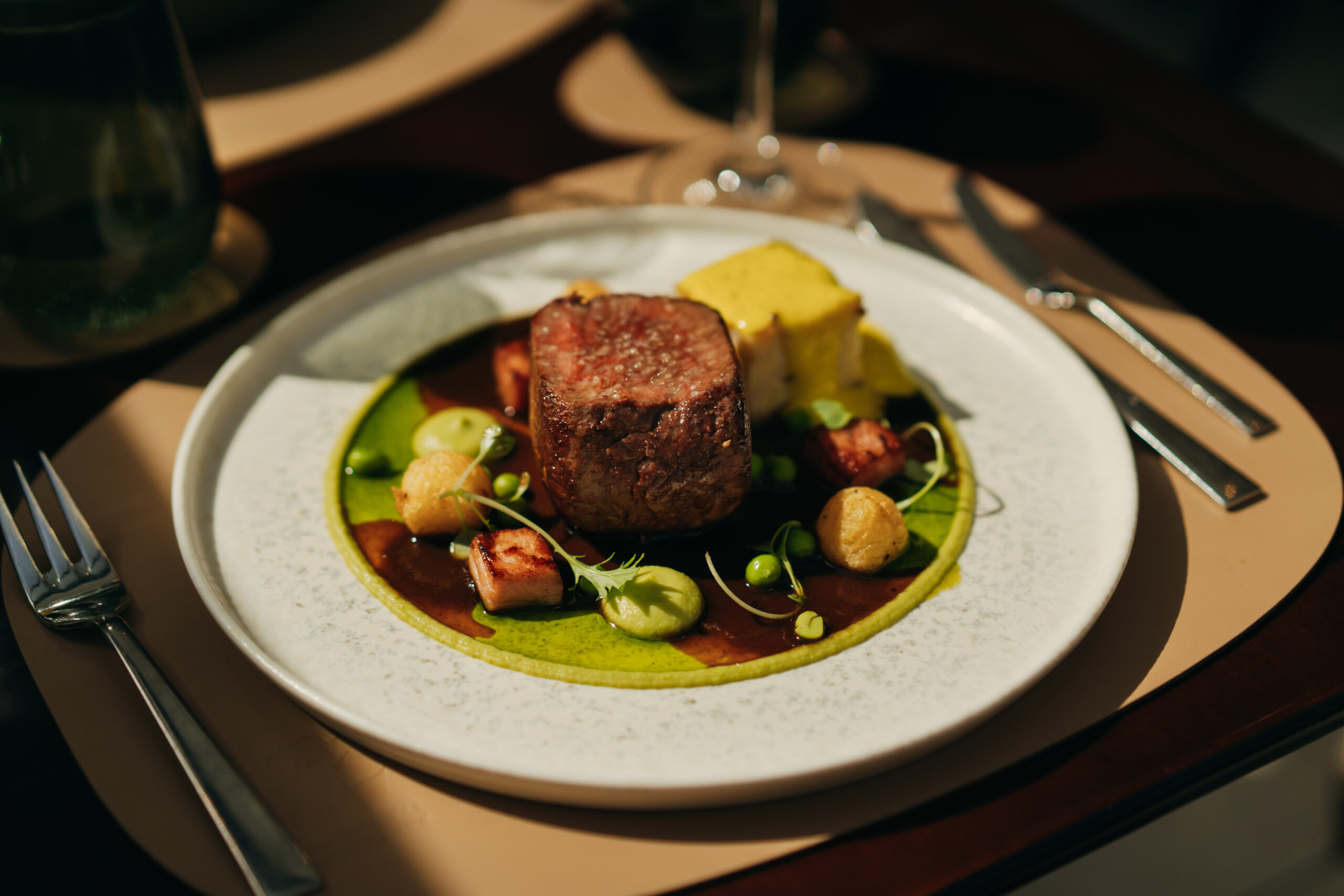 Técnica, producto y experiencia: los tres pilares de la nueva carta de temporada en St. Regis Restaurant