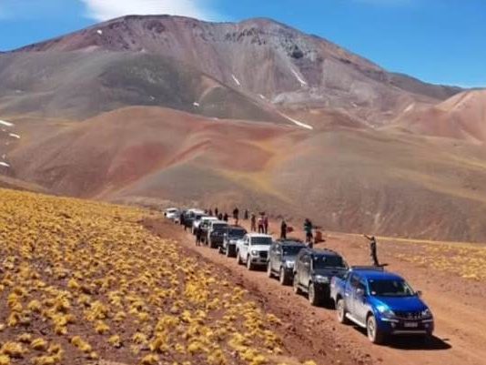 El laberinto rojo del tiempo: geología, emociones y turismo consciente en el Cañón del Triásico
